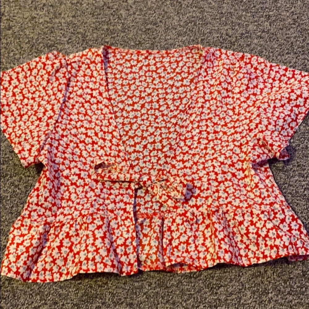 Red flower tie-front crop top